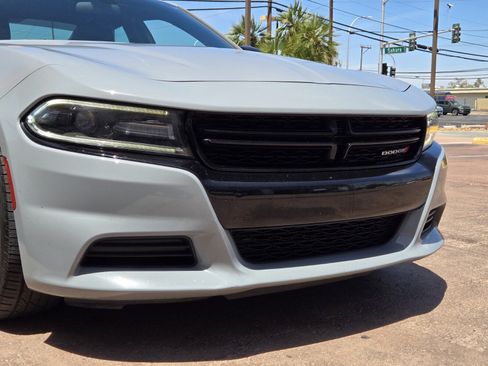Used 2020 Dodge Charger SXT w/ Blacktop Package RWD image 5