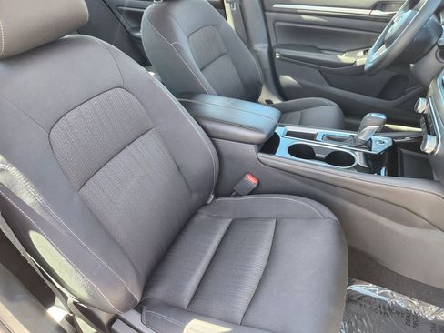 Used 2023 Nissan Altima 2.5 SV image 14