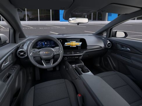 New 2026 Chevrolet Equinox EV LT image 15