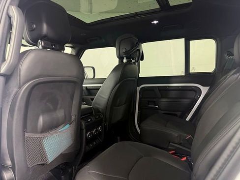 New 2025 Land Rover Defender 130 X-Dynamic SE image 19