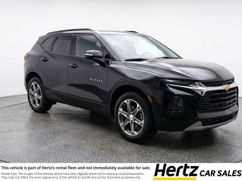 Used 2025 Chevrolet Blazer LT FWD image 1