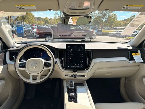 New 2026 Volvo XC60 B5 Ultra w/ Climate Package image 14
