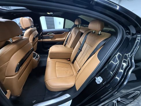 Used 2019 BMW 750i xDrive image 24