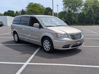 Used 2016 Chrysler Town & Country Touring FWD video 3