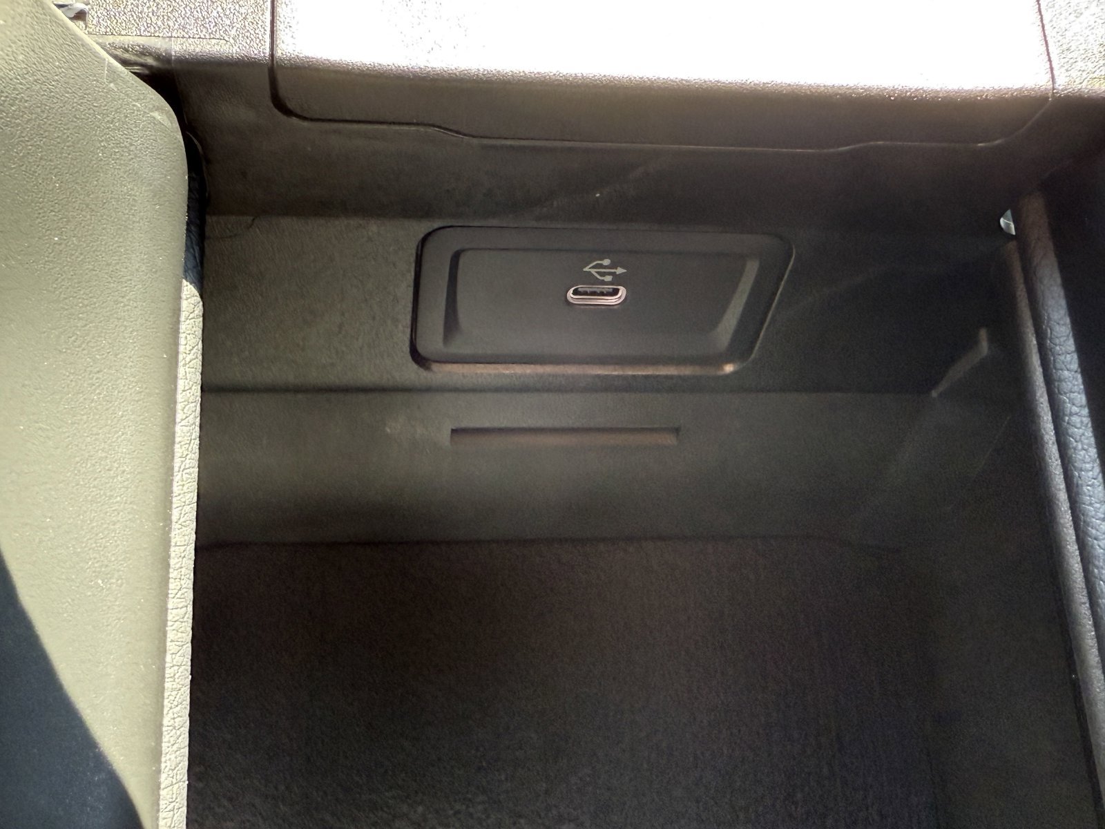 Used 2025 Mercedes-Benz C 300 Sedan image 29