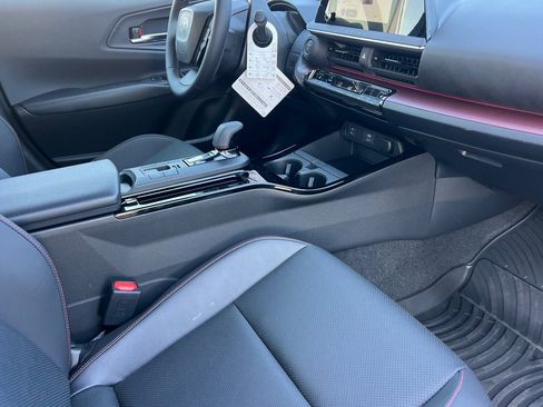 New 2026 Toyota Prius Plug-In Hybrid FWD image 18