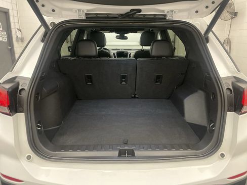 Used 2023 Chevrolet Equinox Premier AWD/4WD image 21