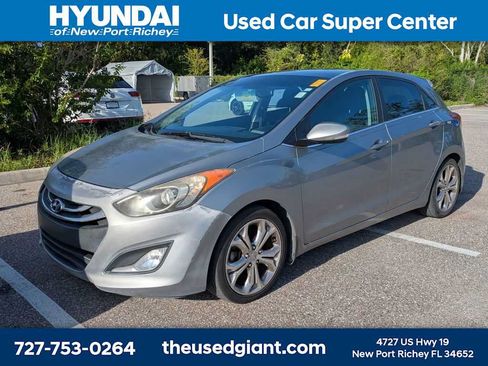 Used 2015 Hyundai Elantra GT w/ Option Group 03 FWD image 1