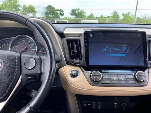 Used 2014 Toyota RAV4 Limited w/ Technology Package image 7