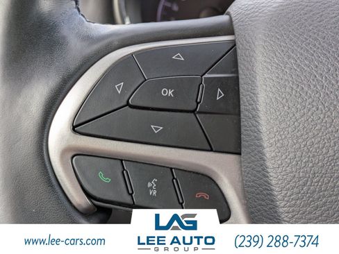 Used 2020 Jeep Grand Cherokee Altitude AWD/4WD image 23