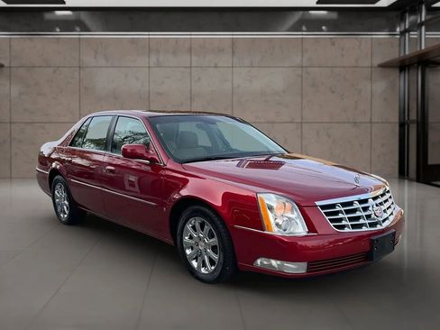 Used 2008 Cadillac DTS w/ Sun And Sound Package FWD image 8