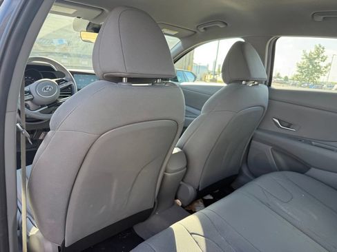 Used 2023 Hyundai Elantra SE w/ Preferred Accessory Package FWD image 9