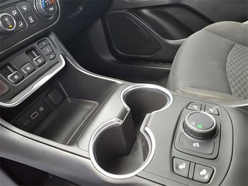 Used 2019 GMC Terrain SLE w/ Driver Convenience Package image 18