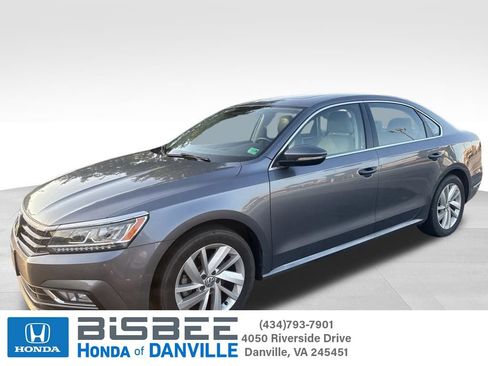 Used 2018 Volkswagen Passat 2.0T SE FWD image 1