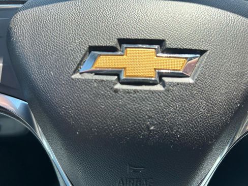 Used 2018 Chevrolet Equinox LT FWD image 20