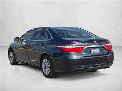 Used 2017 Toyota Camry LE FWD image 7