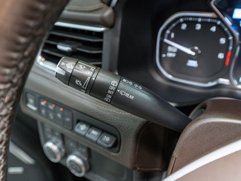 Used 2021 GMC Yukon XL Denali w/ Denali Premium Package image 31