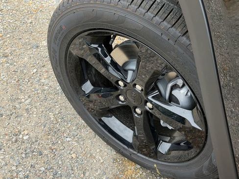 New 2026 Jeep Grand Cherokee Limited image 10