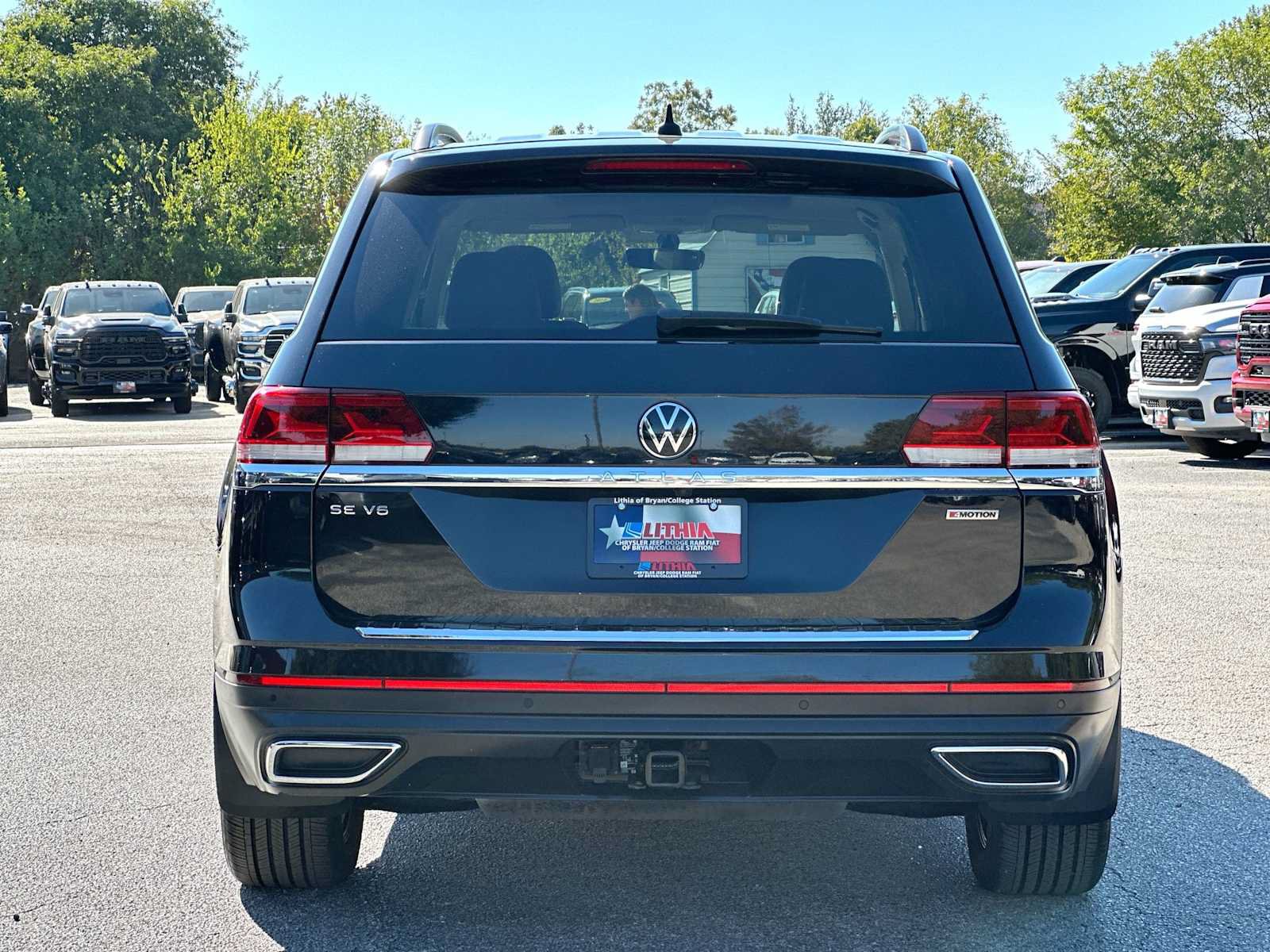 Used 2022 Volkswagen Atlas SE w/ Panoramic Sunroof Package AWD/4WD image 14