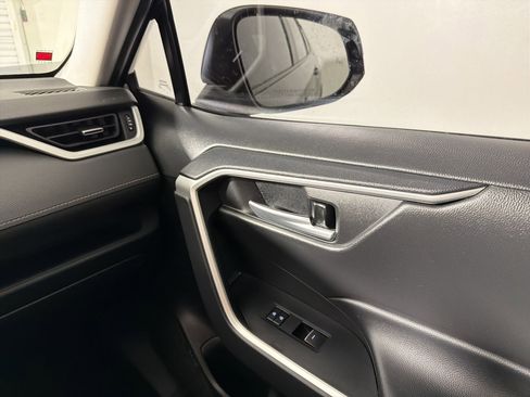Used 2023 Toyota RAV4 XLE Premium FWD image 28