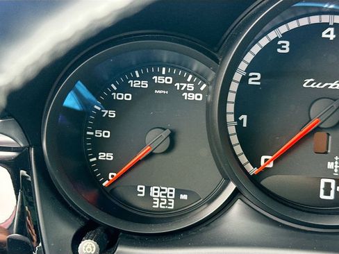 Used 2018 Porsche Macan Turbo w/ Premium Package Plus image 13