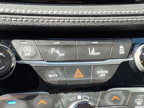 Used 2023 Chrysler Pacifica Touring-L w/ S Appearance Package FWD image 17