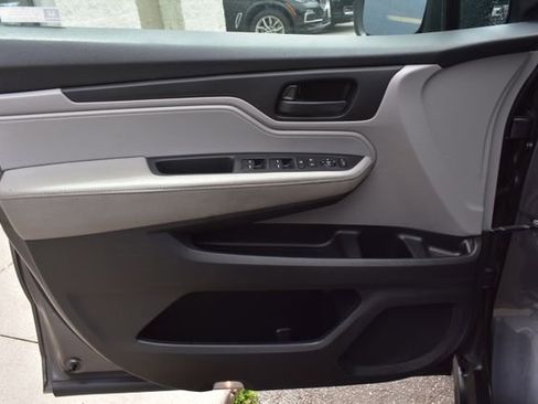 Used 2019 Honda Odyssey EX image 18