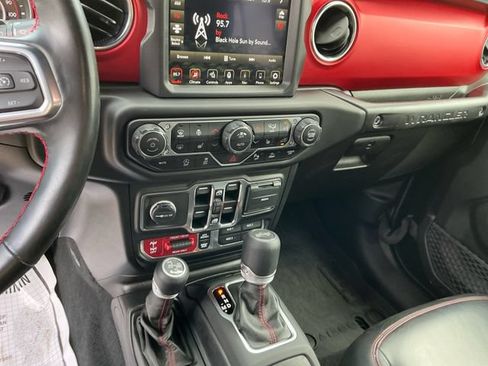 Used 2021 Jeep Wrangler Unlimited Rubicon AWD/4WD image 32