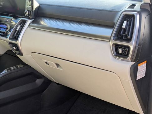 Certified 2024 Kia Sorento EX image 20