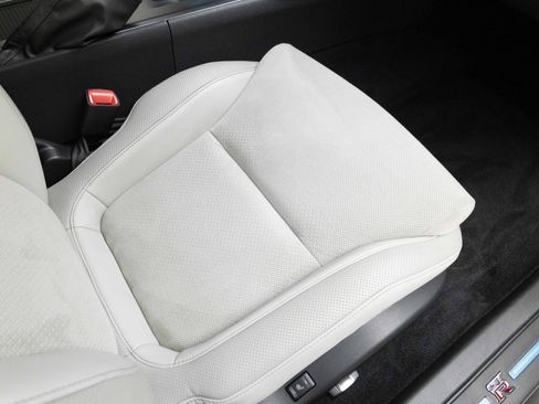 Used 2010 Nissan GT-R Premium AWD/4WD image 30