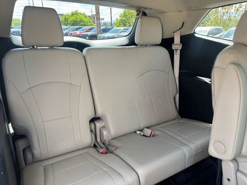 Used 2019 Buick Enclave Essence AWD/4WD image 22