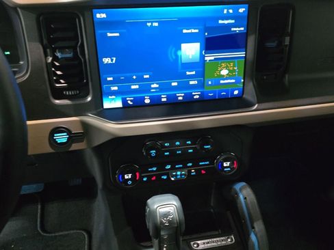 Used 2024 Ford Bronco Wildtrak image 13