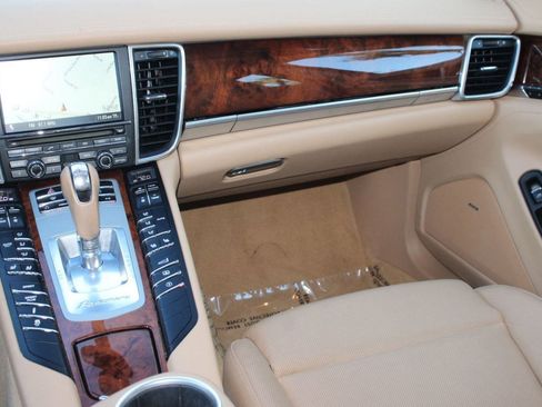 Used 2013 Porsche Panamera Platinum Edition image 29