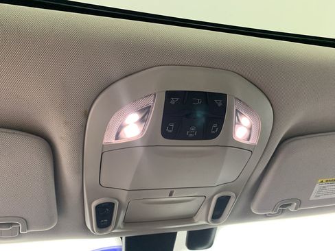 Used 2019 Chrysler Pacifica Limited FWD image 28