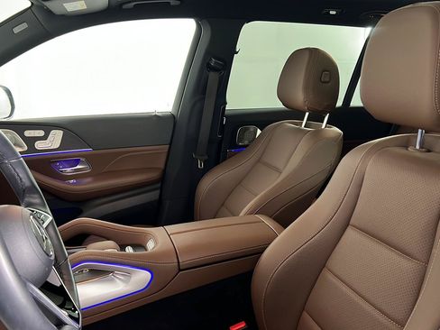 Certified 2025 Mercedes-Benz GLS 450 4MATIC image 3