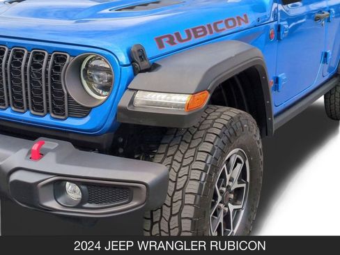 Used 2024 Jeep Wrangler Unlimited Rubicon AWD/4WD image 10