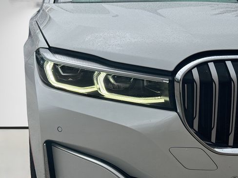 Used 2020 BMW 750i xDrive image 34