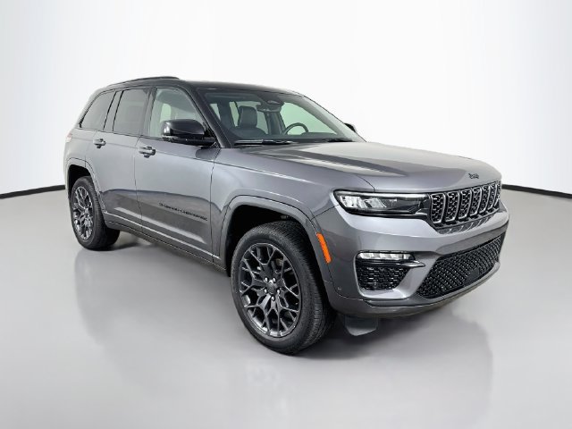 Used 2025 Jeep Grand Cherokee Summit w/ Obsidian Package AWD/4WD image 3
