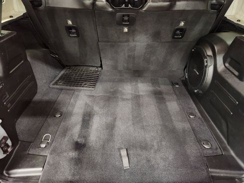 Used 2018 Jeep Wrangler Unlimited Sahara image 52