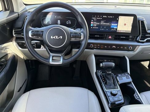 Used 2025 Kia Sportage EX FWD image 16