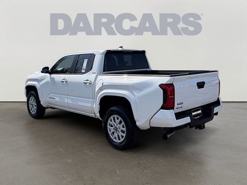 Used 2025 Toyota Tacoma SR5 image 5