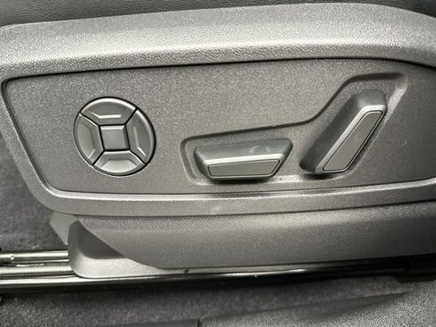 Used 2025 Audi Q5 Premium w/ Convenience Package AWD/4WD image 12