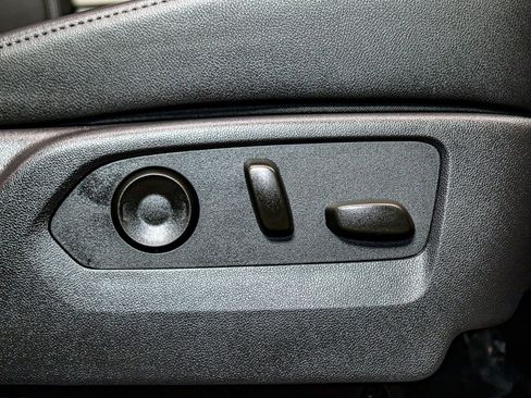 Used 2025 Chevrolet Silverado 1500 ZR2 w/ Technology Package image 29