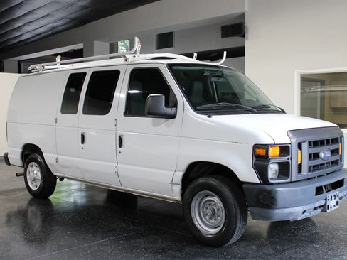 Used 2009 Ford E-150 and Econoline 150 RWD image 1