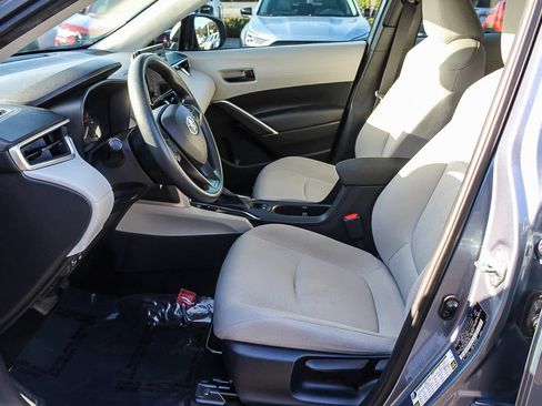 Used 2023 Toyota Corolla Cross L image 17