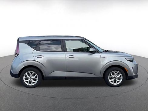 Used 2025 Kia Soul LX w/ LX Technology Package image 16
