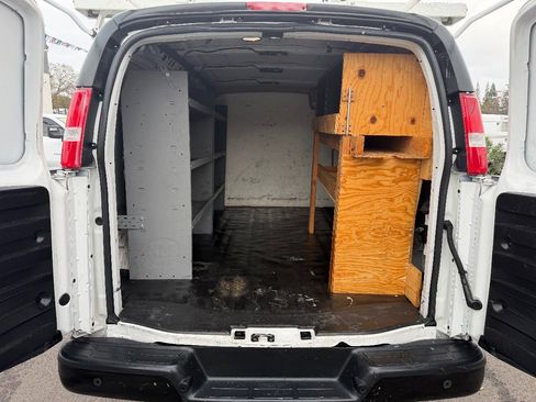 Used 2021 Chevrolet Express 2500 w/ Driver Convenience Package image 14