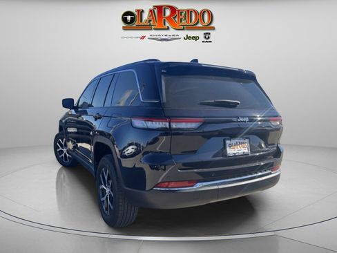 Used 2023 Jeep Grand Cherokee Limited image 5