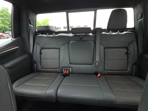 Used 2025 Chevrolet Silverado 1500 High Country AWD/4WD image 26