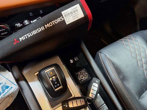 Used 2023 Mitsubishi Outlander SEL AWD/4WD image 44